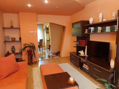 De vanzare apartamernt 3 camere - zona Tudor-5-IMG-nav