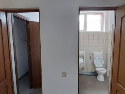 De inchiriat spatiu comercial/ servicii- zona 7 Noiembrie-6-IMG-nav