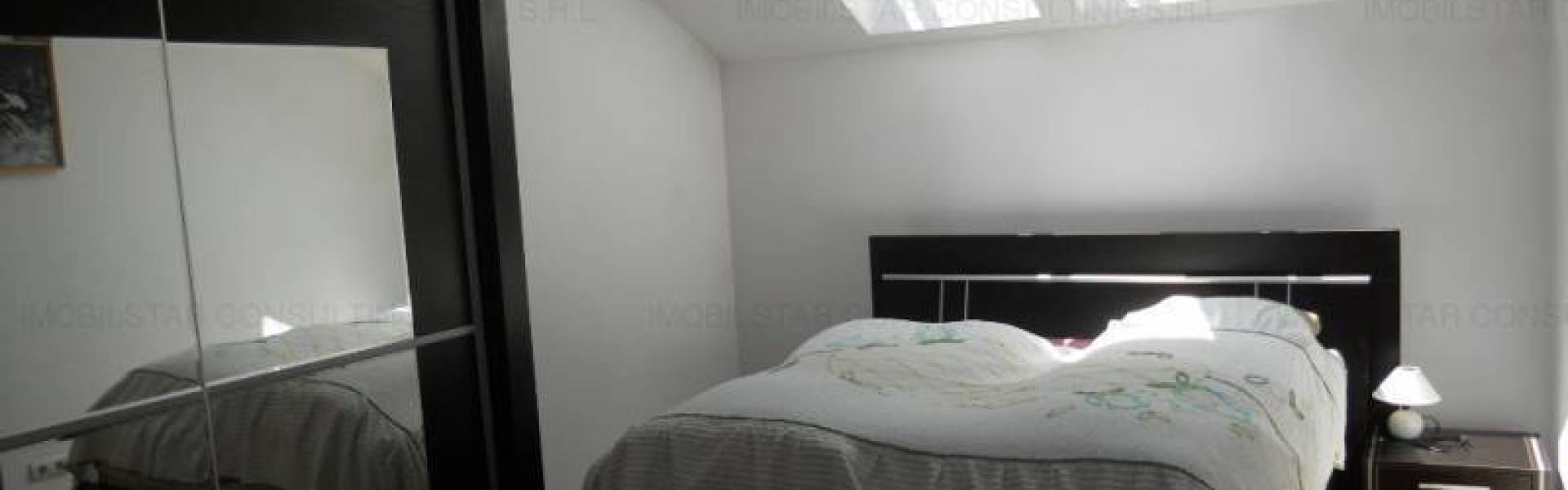 Vanzare apartament 3 camere - str. Salciilor