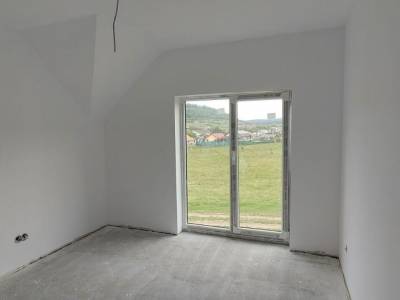 De vanzare casa intr-un triplex-4-IMG-nav